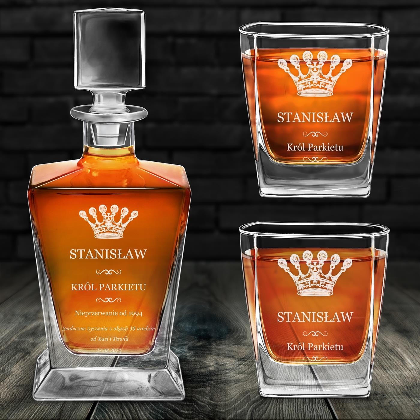 Karafka do whisky pyramid z 2 szklankami capitol i grawerem dla tancerza na urodziny