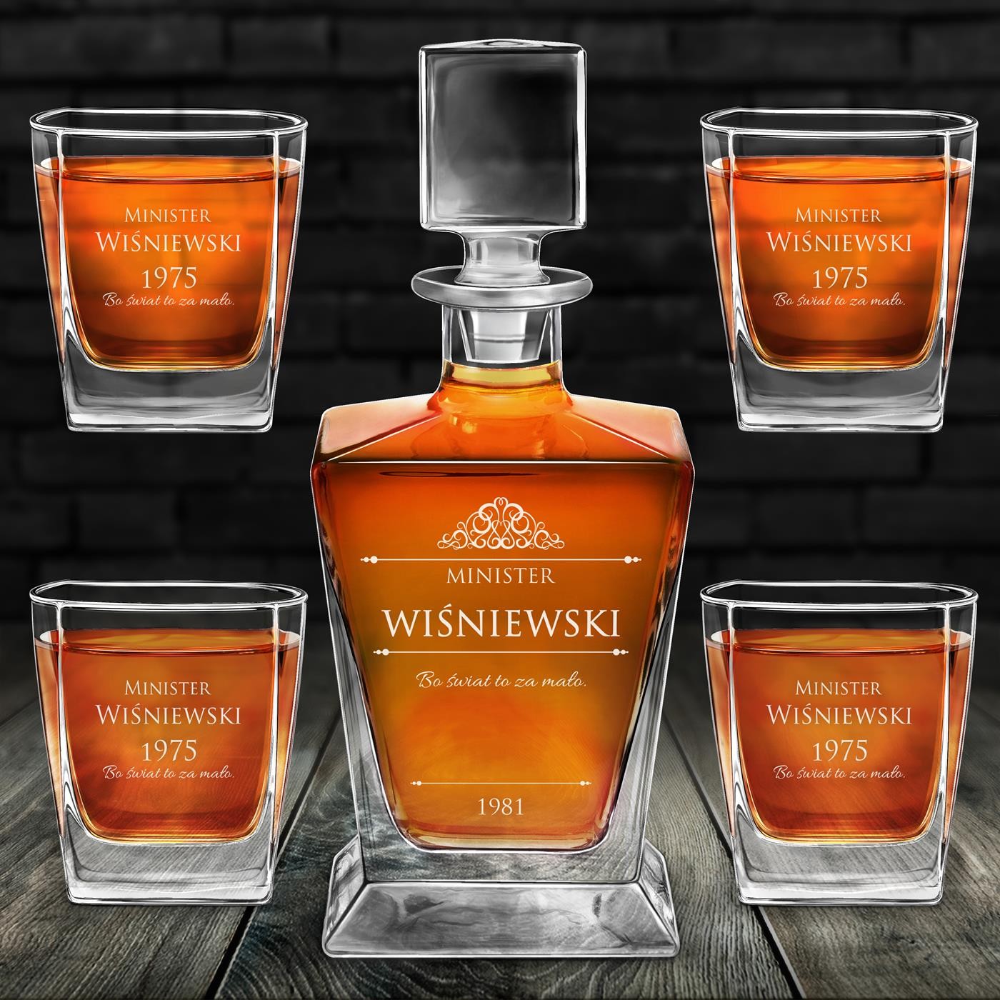 Karafka do whisky pyramid z 4 szklankami capitol i grawerem dla niego na urodziny