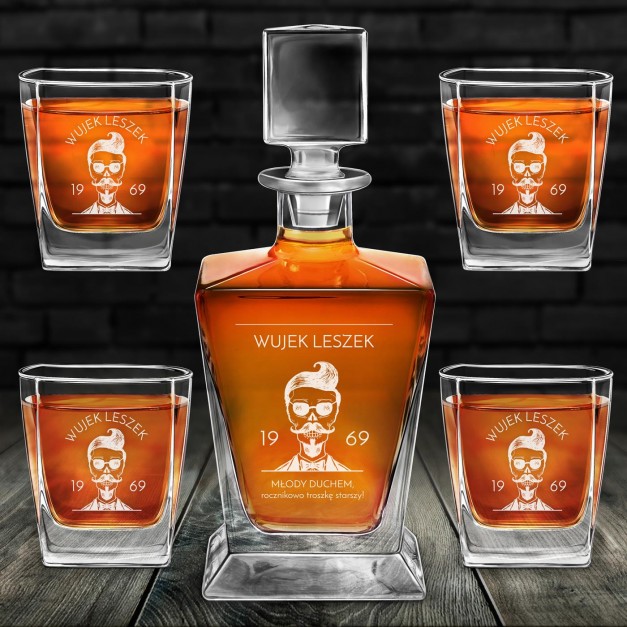 Karafka do whisky pyramid z 4 szklankami capitol i grawerem dla niego na urodziny