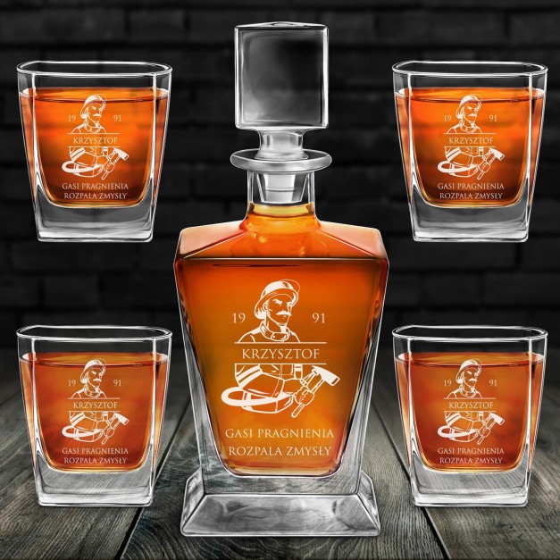 Karafka do whisky pyramid z 4 szklankami capitol i grawerem dla strażaka na urodziny