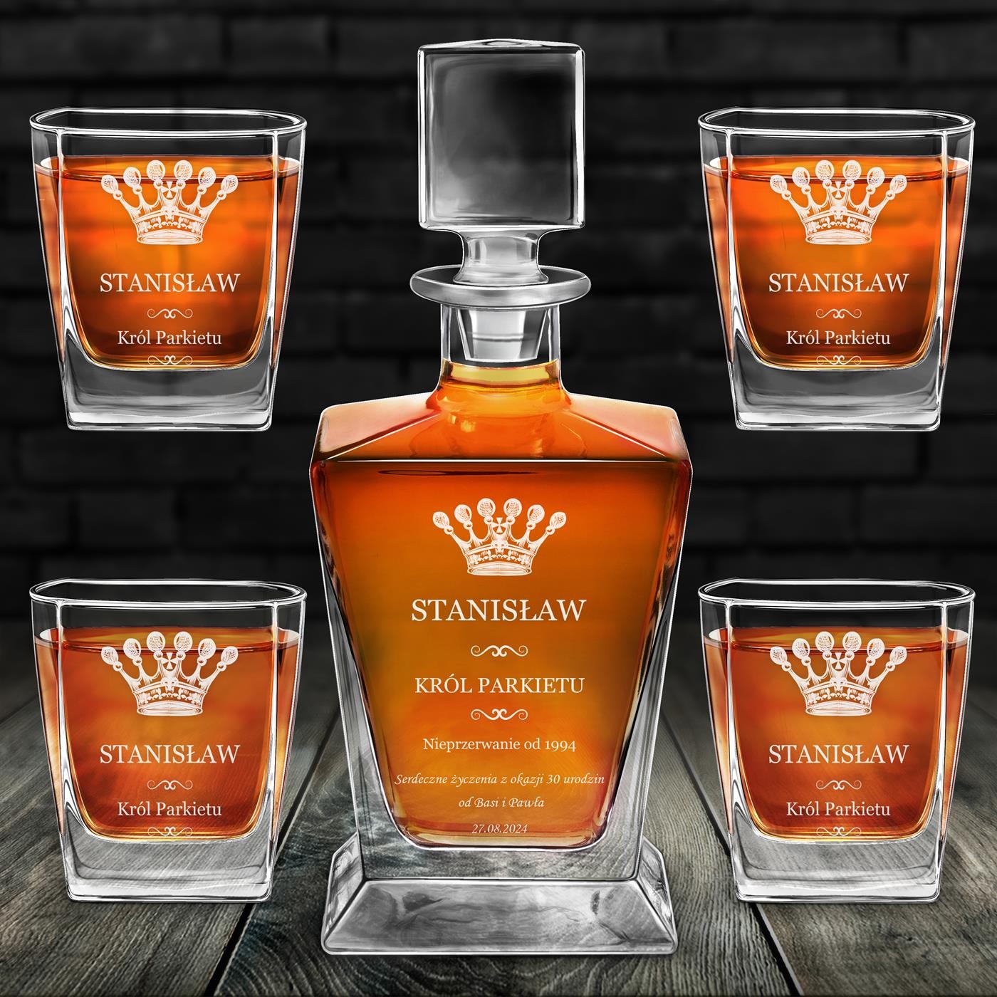 Karafka do whisky pyramid z 4 szklankami capitol i grawerem dla tancerza na urodziny