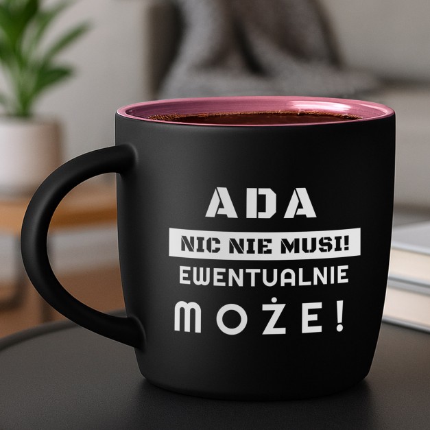 Kubek ceramiczny czarny środek różowy z grawerem dla niej na imieniny