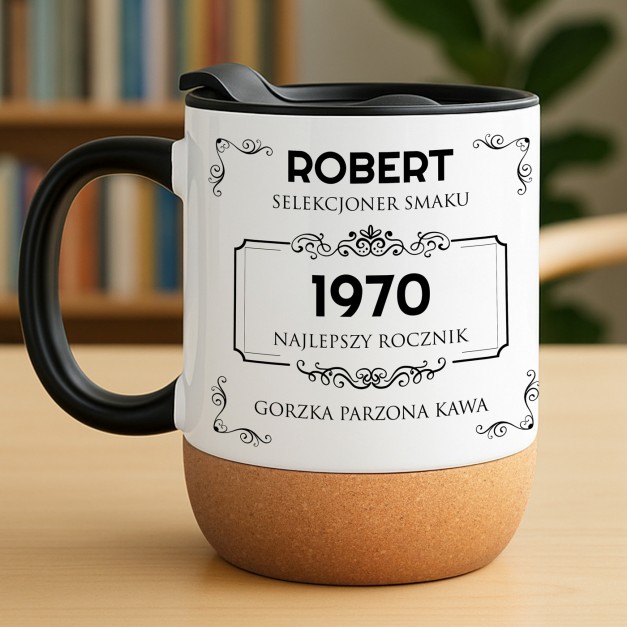 Kubek ceramiczny biały z przykrywką dla kawosza na urodziny