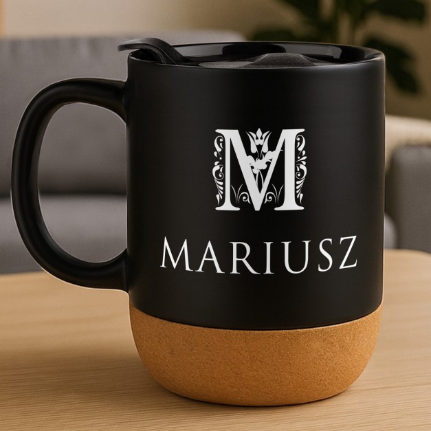 Kubek ceramiczny czarny z przykrywką dla niego na urodziny