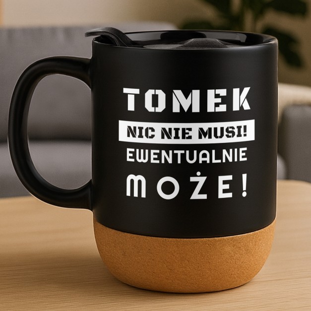 Kubek ceramiczny czarny z przykrywką dla emeryta magistra inżyniera