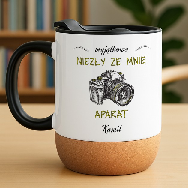 Kubek ceramiczny biały z przykrywką dla fotografa na urodziny
