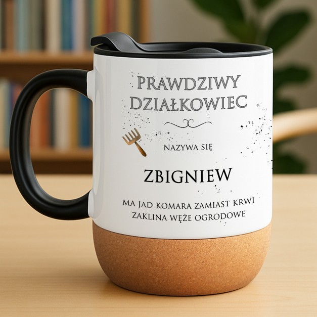 Kubek ceramiczny biały z przykrywką dla dziadka ogrodnika działkowca