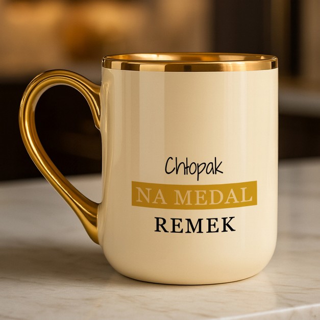 Kubek ceramiczny ze złotym rantem i uchem dla chłopaka na dzień chłopca urodziny