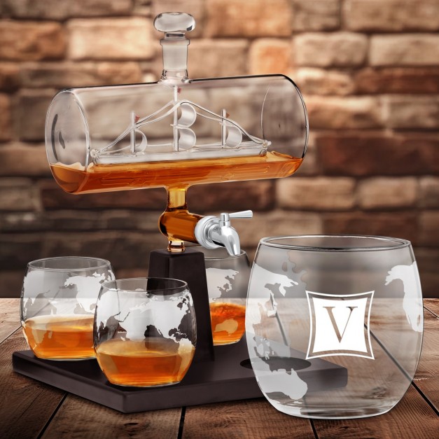 Zestaw do whisky karafka statek szklanki x4 grawer inicjał