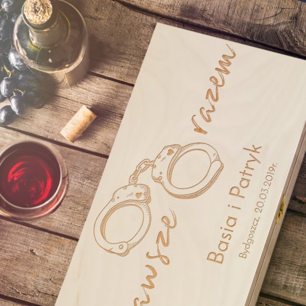 Skrzynka jasna XL na wino z grawerem dla pary na ślub rocznicę parapetówkę