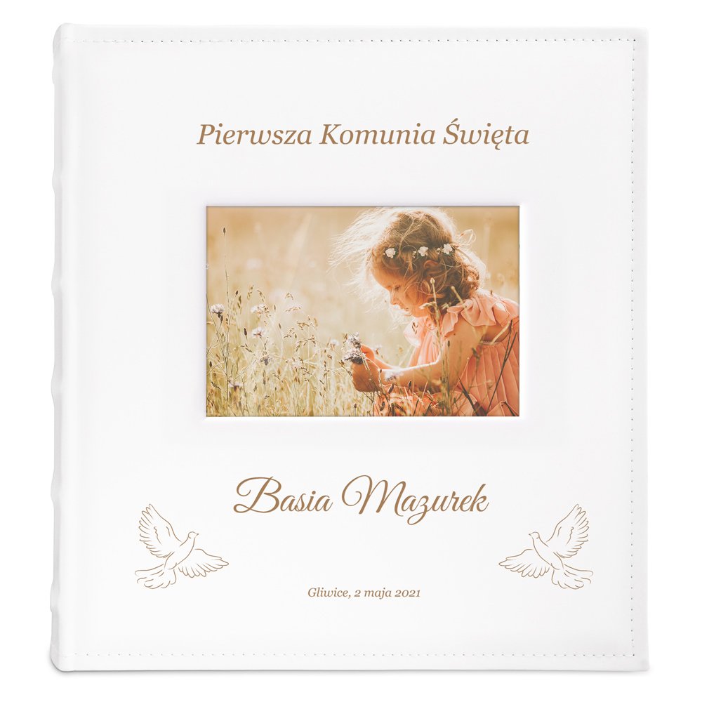 Album na zdjęcia z okienkiem i nadrukiem dla dziewczynki na komunię