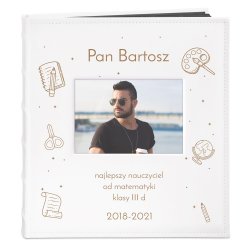 Album na zdjęcia z okienkiem i nadrukiem dla wychowawcy nauczyciela na Dzień Nauczyciela