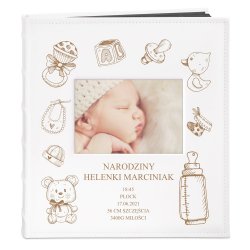 Album na zdjęcia z okienkiem i nadrukiem dla dziewczynki z okazji narodzin