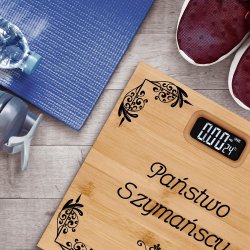 Waga bambusowa łazienkowa z nadrukiem dla pary na ślub rocznicę parapetówkę