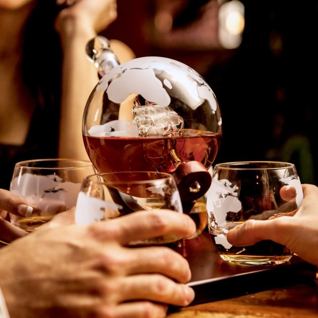 Karafka szklana ze statkiem do whisky z 4 szklankami zestaw z grawerem dla niego na walentynki
