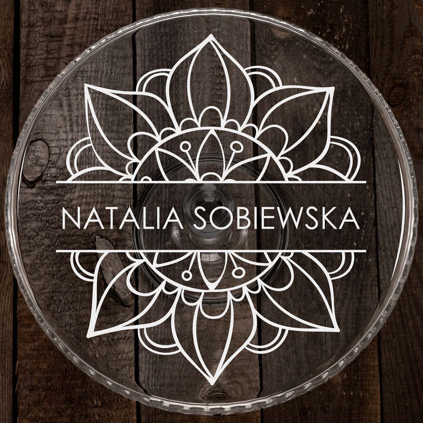 Patera szklana do ciasta z grawerem da niej