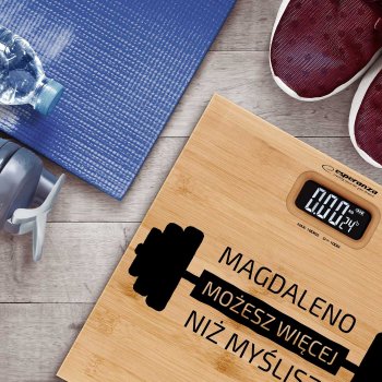 Waga bambusowa łazienkowa z nadrukiem dla żony sportowca fitneski siłacza fitneski