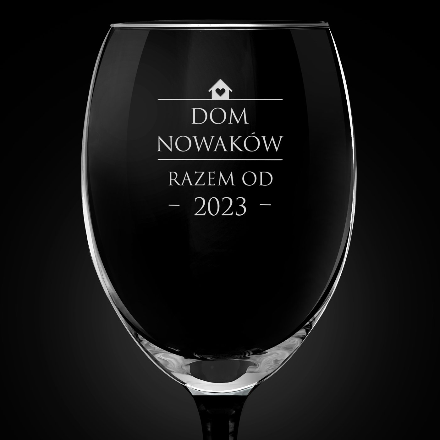 Kieliszek grawerowany do wina z czarną nóżką onyx dla pary na ślub rocznicę parapetówkę