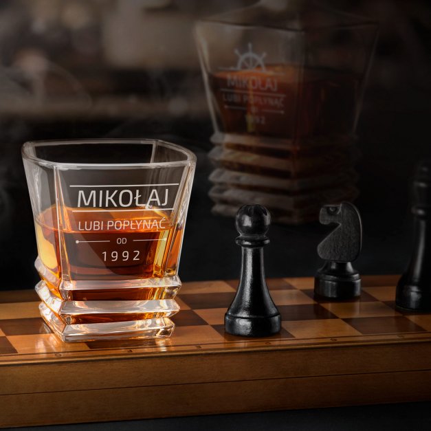 Szklanka do whisky geometric z grawerem dla imprezowicza żeglarza na urodziny