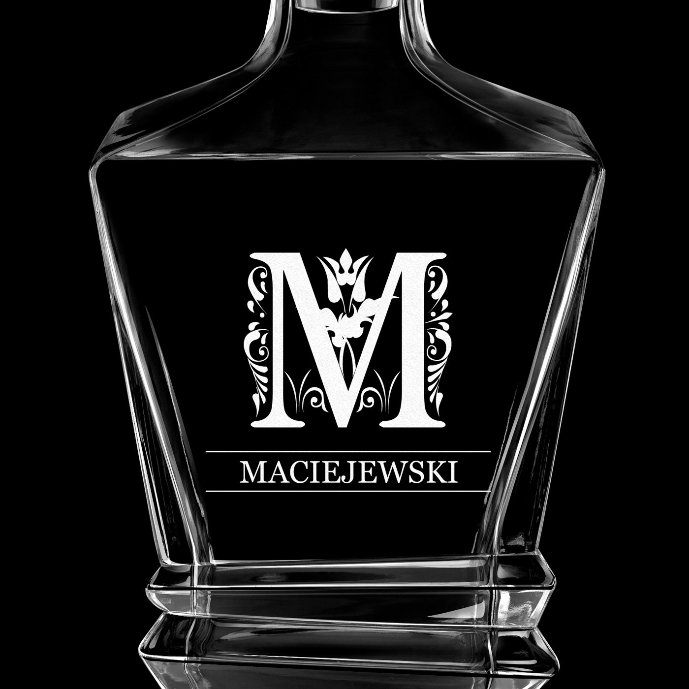 Karafka geometric z grawerowanym inicjałem dla konesera whisky