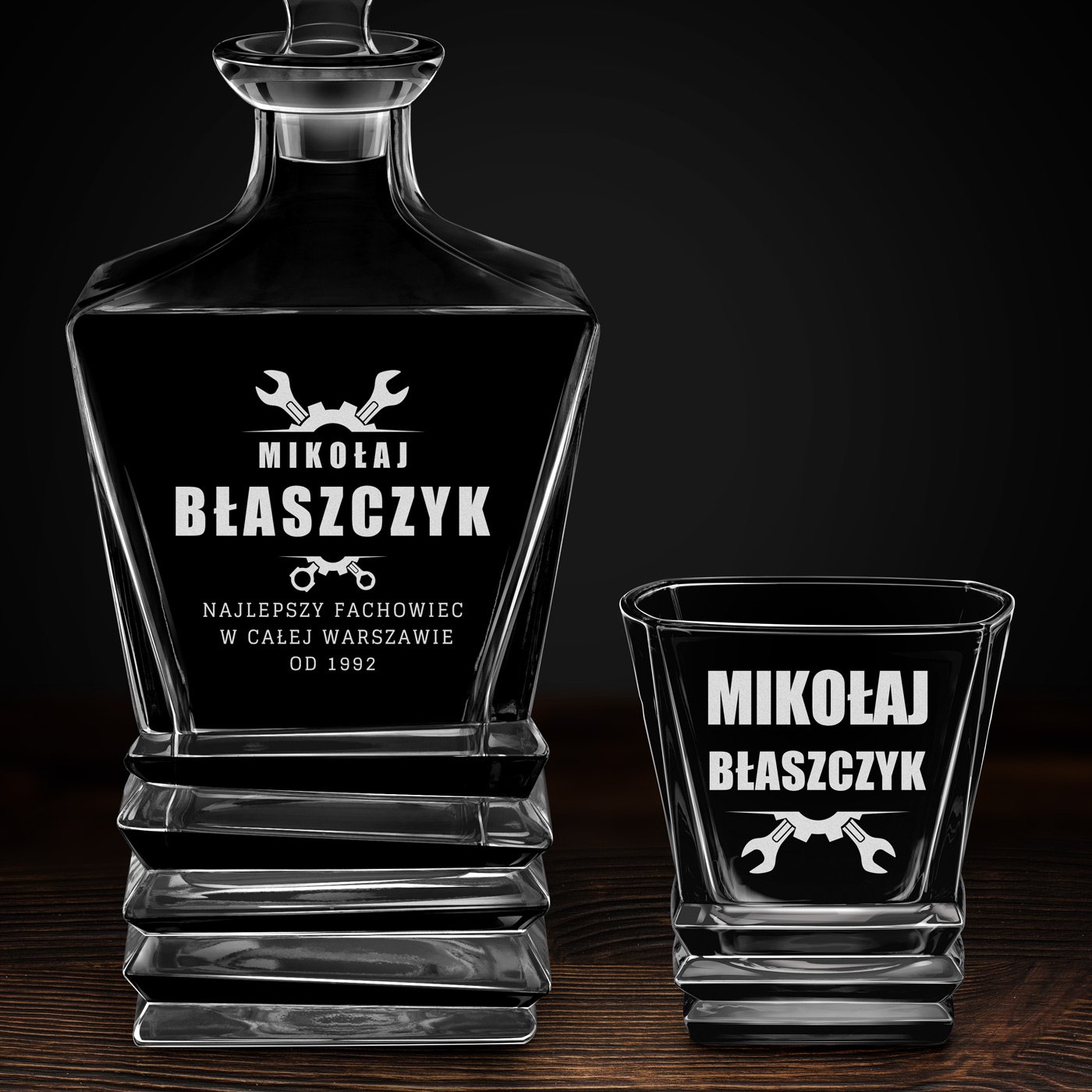 Karafka geometric z 2 szklankami i grawerem dla mechanika na urodziny