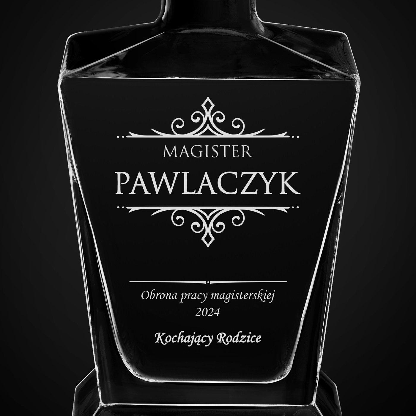 Karafka do whisky pyramid z grawerem dla magistra na absolutorium