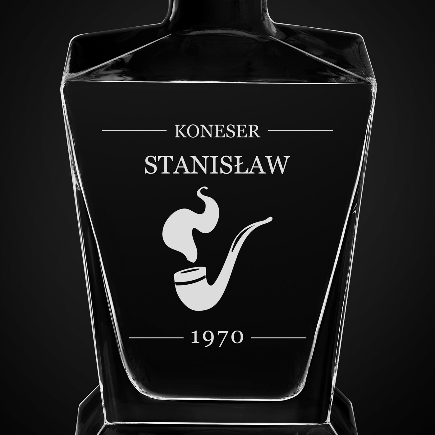 Karafka do whisky pyramid z grawerem dla konesera whisky na urodziny