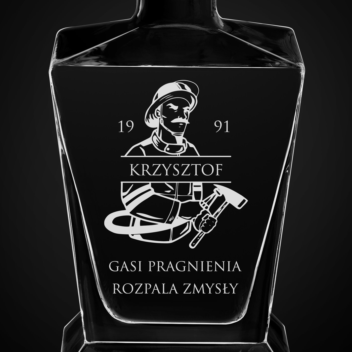 Karafka do whisky pyramid z grawerem dla strażaka na urodziny