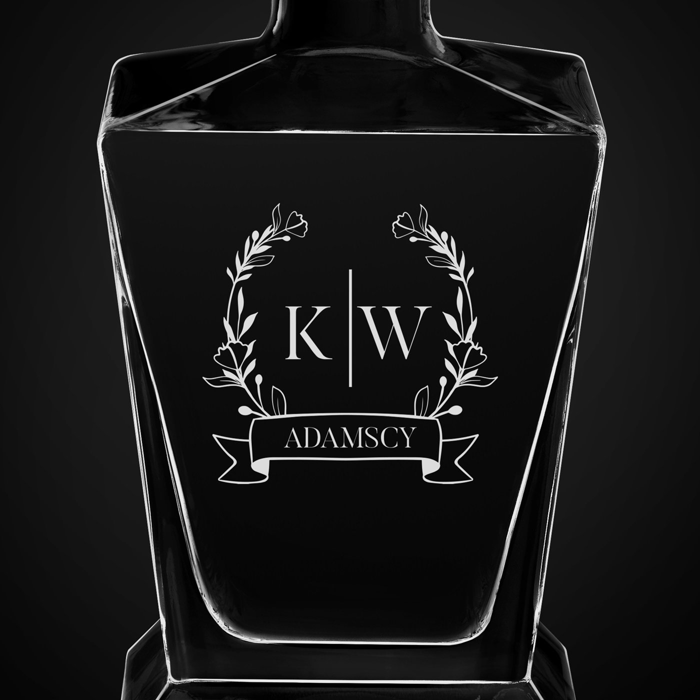 Karafka do whisky pyramid z grawerem dla pary na parapetówkę ślub rocznicę