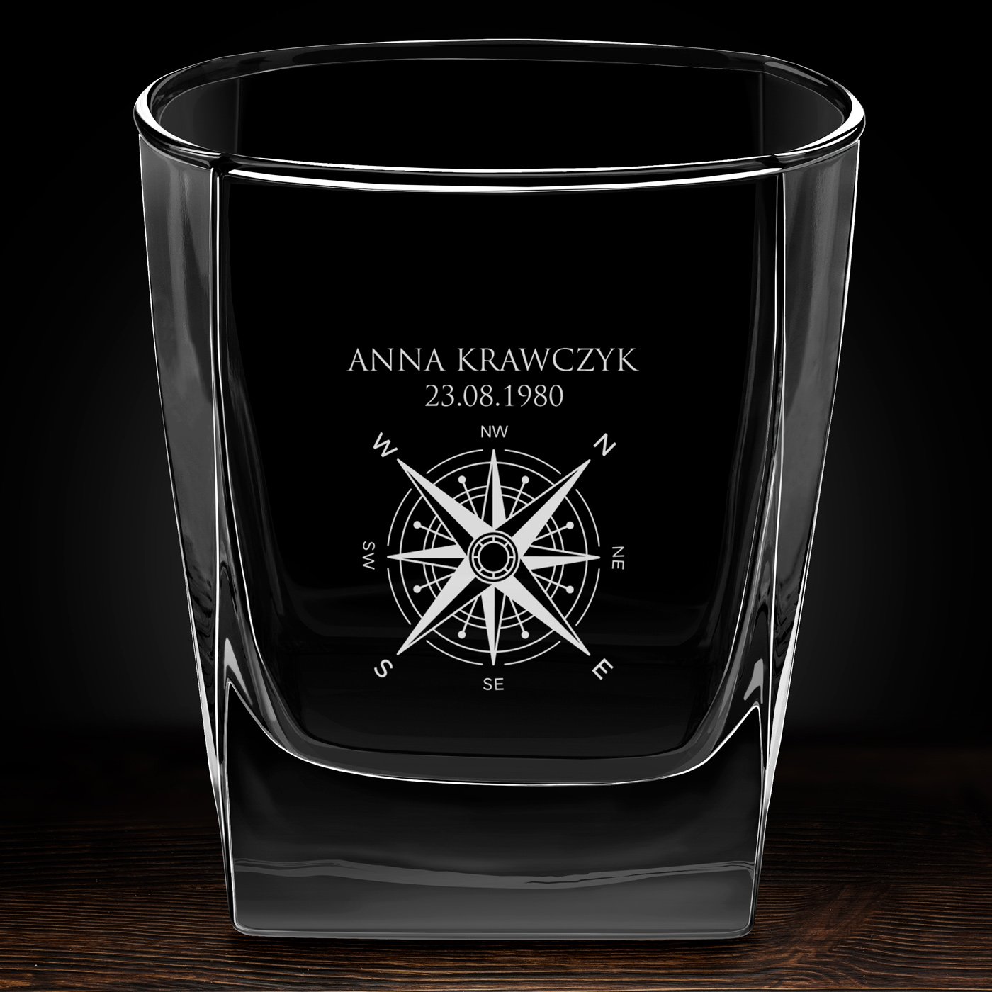 Szklanka do whisky z grawerem dla podróżnika na urodziny