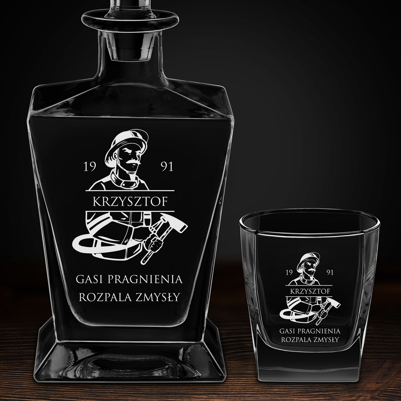 Karafka do whisky pyramid z 2 szklankami capitol i grawerem dla strażaka na urodziny