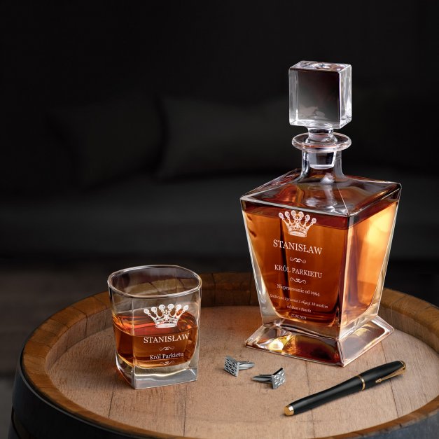 Karafka do whisky pyramid z 2 szklankami capitol i grawerem dla tancerza na urodziny