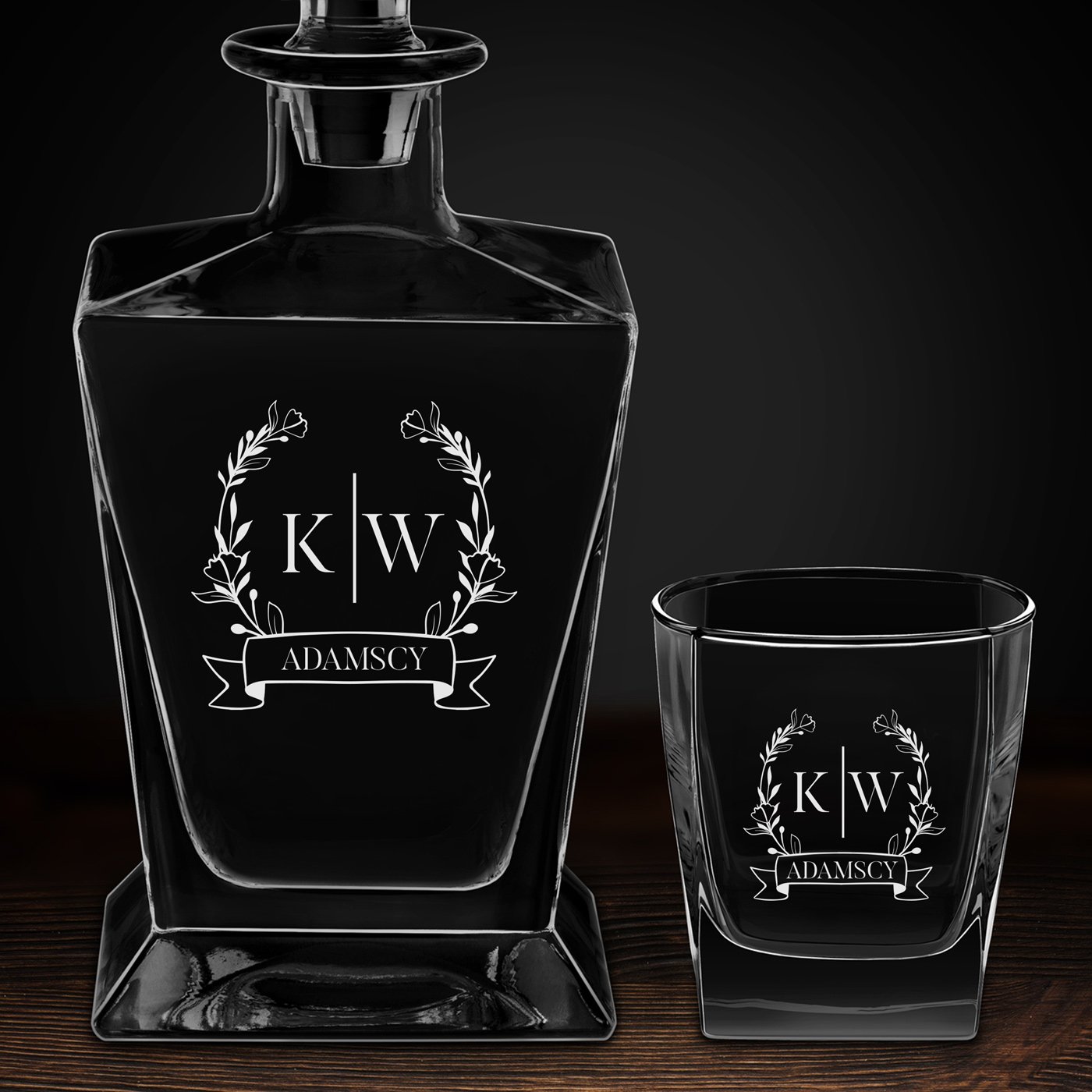 Karafka do whisky pyramid z 2 szklankami capitol i grawerem dla pary na ślub rocznicę parapetówkę