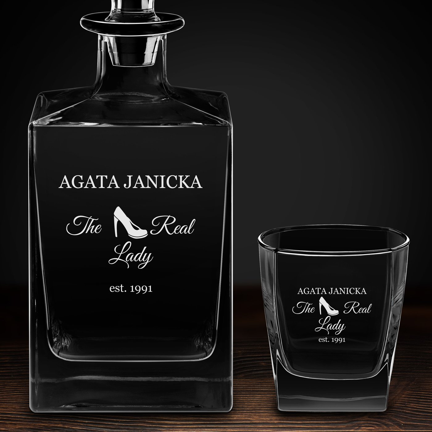 Karafka do whisky cube z 2 szklankami i grawerem dla niej na urodziny