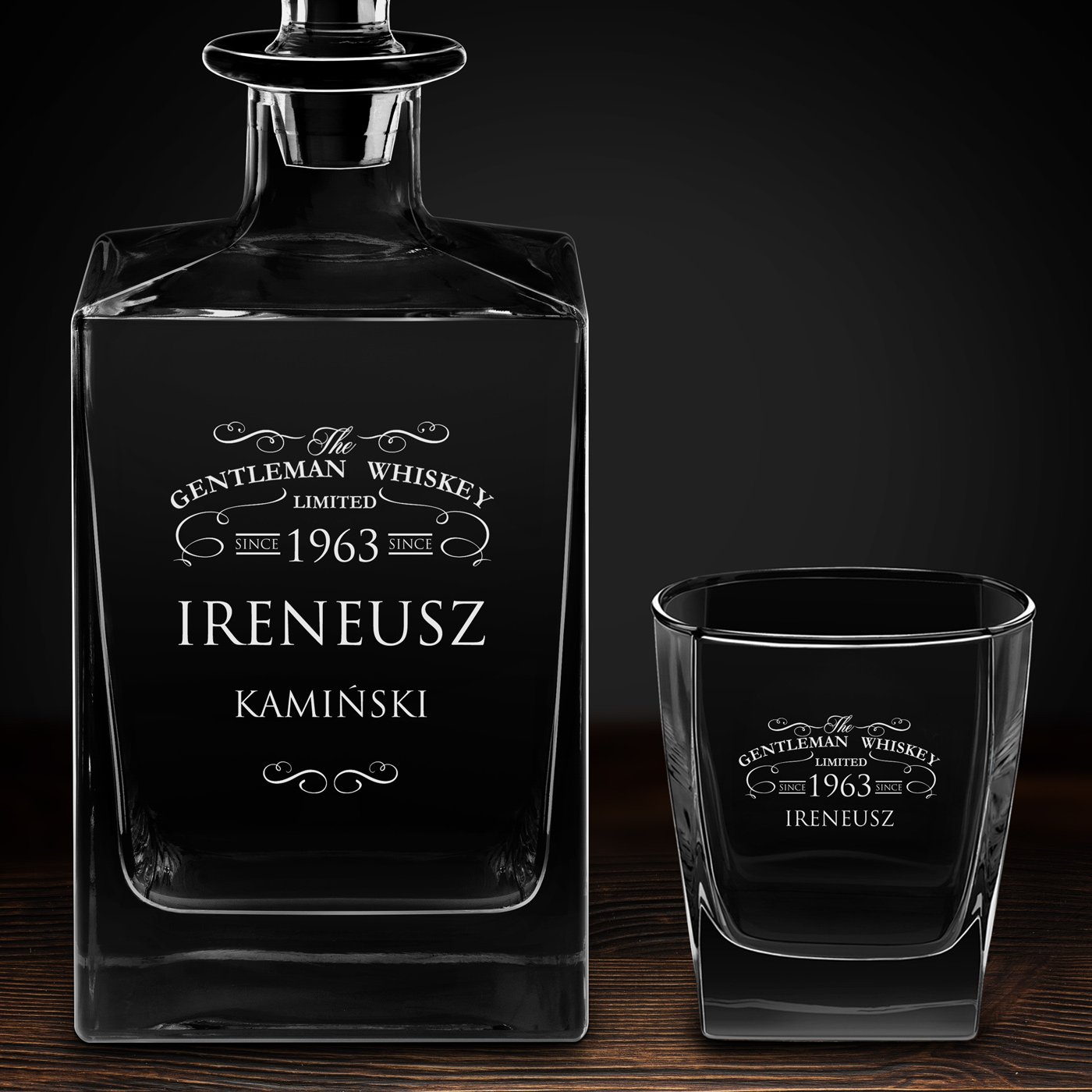 Karafka do whisky cube z 2 szklankami i grawerem dla gentlemana na urodziny