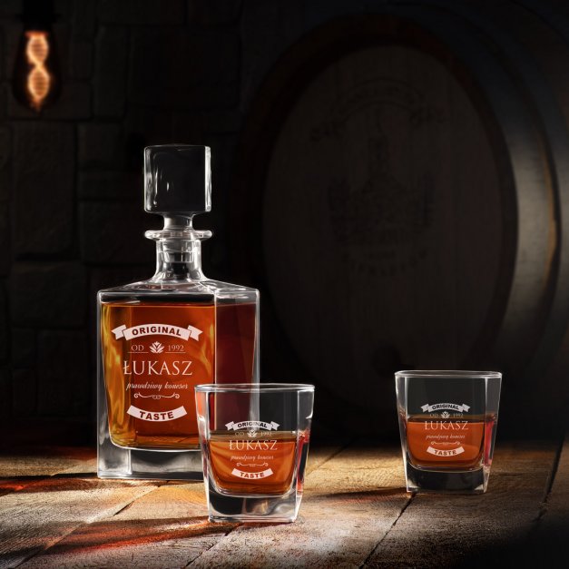 Karafka do whisky cube z 4 szklankami i grawerem dla niego na urodziny