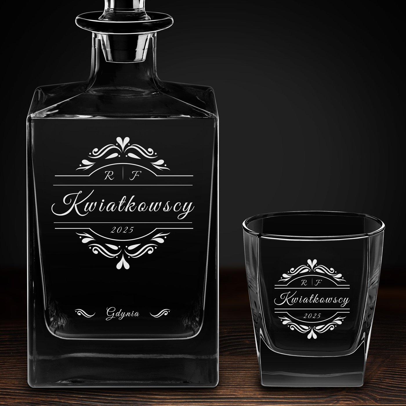 Karafka do whisky cube z 2 szklankami i grawerem dla pary na ślub rocznicę parapetówkę