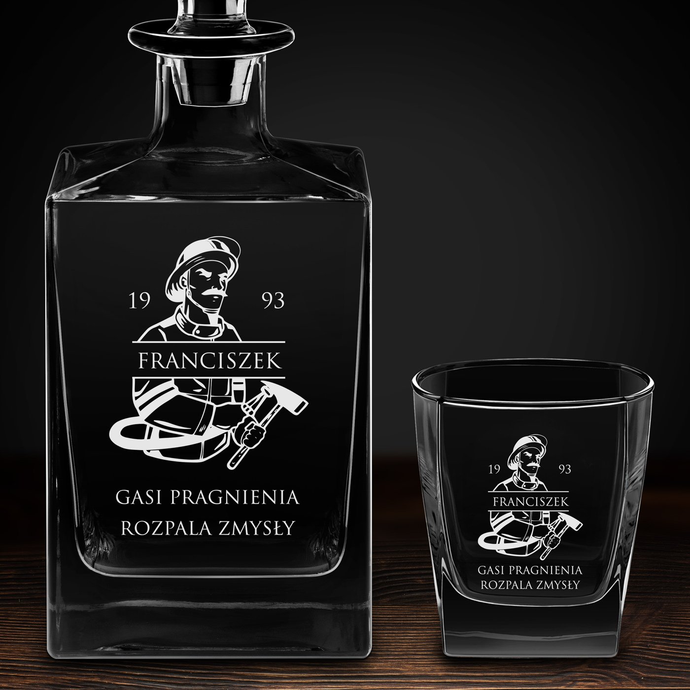Karafka do whisky cube z 2 szklankami i grawerem dla strażaka na urodziny