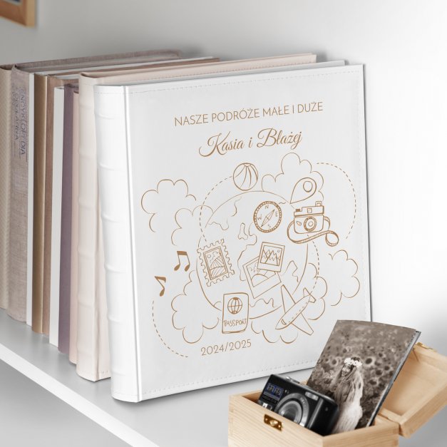 Duży album na zdjęcia z nadrukiem dla pary podróżników