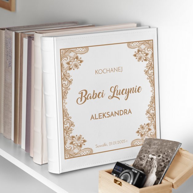 Duży album na zdjęcia z nadrukiem dla babci na urodziny