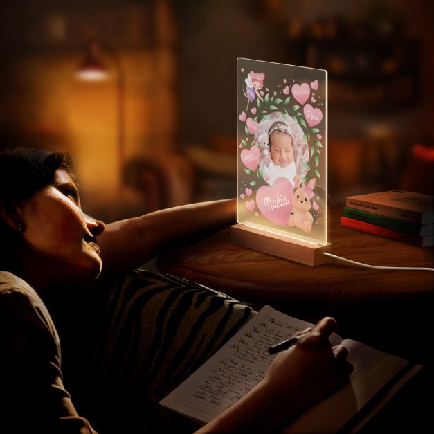 Lampka ramka XL z wydrukiem na szkle akrylowym i podświetleniem LED dla dziewczynki z okazji narodzin