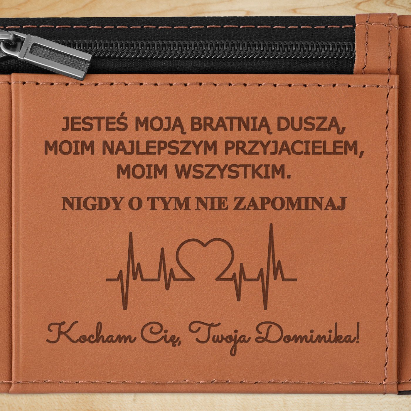 Smart portfel skórzany z grawerem w kolorze czarno-brązowym dla chłopaka męża na walentynki rocznicę