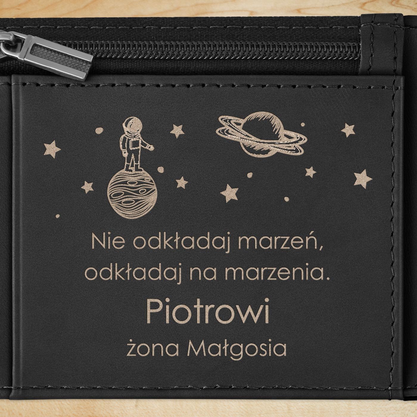 Smart portfel skórzany z grawerem w kolorze czarnym dla męża