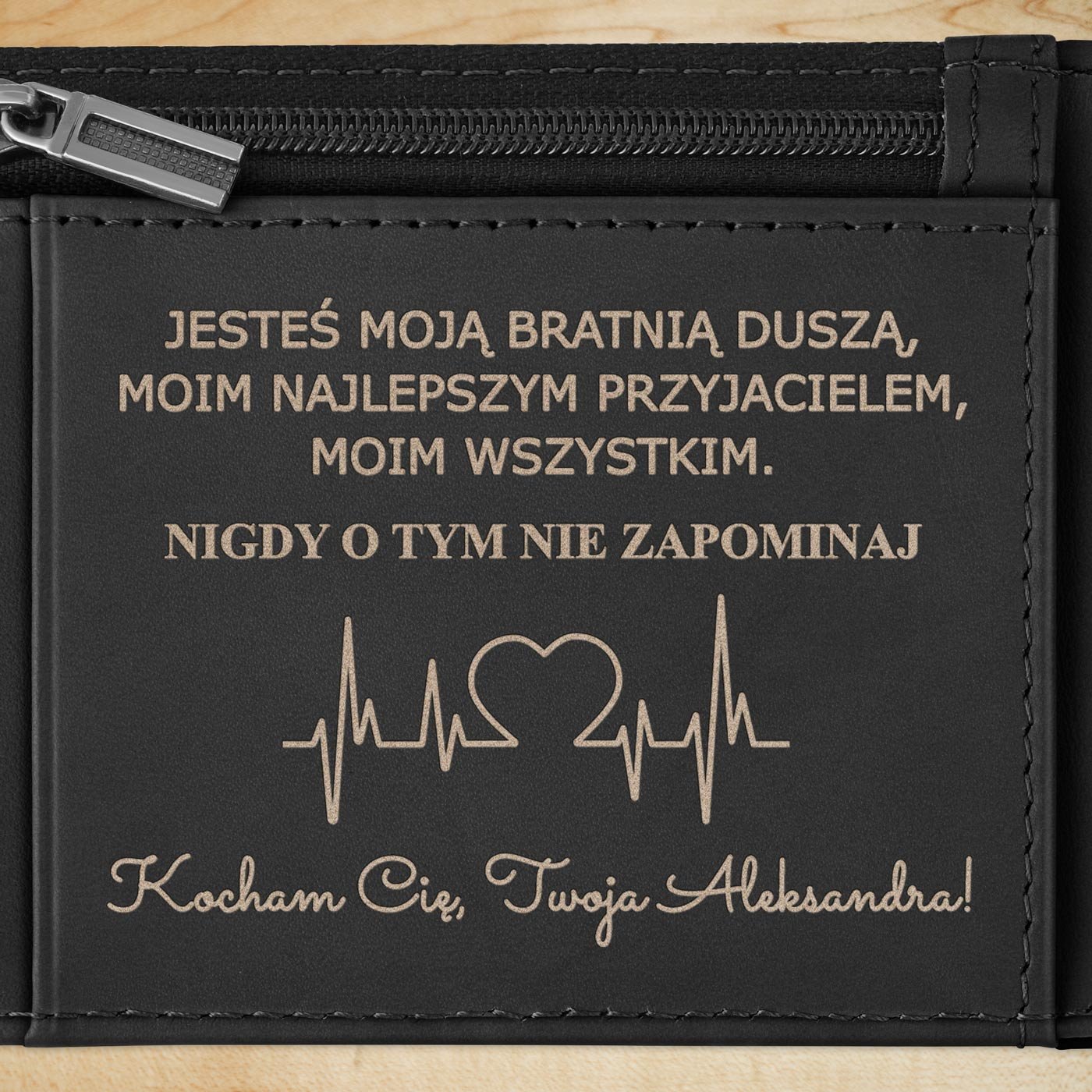 Smart portfel skórzany z grawerem w kolorze czarnym dla chłopaka męża narzeczonego na walentynki rocznicę