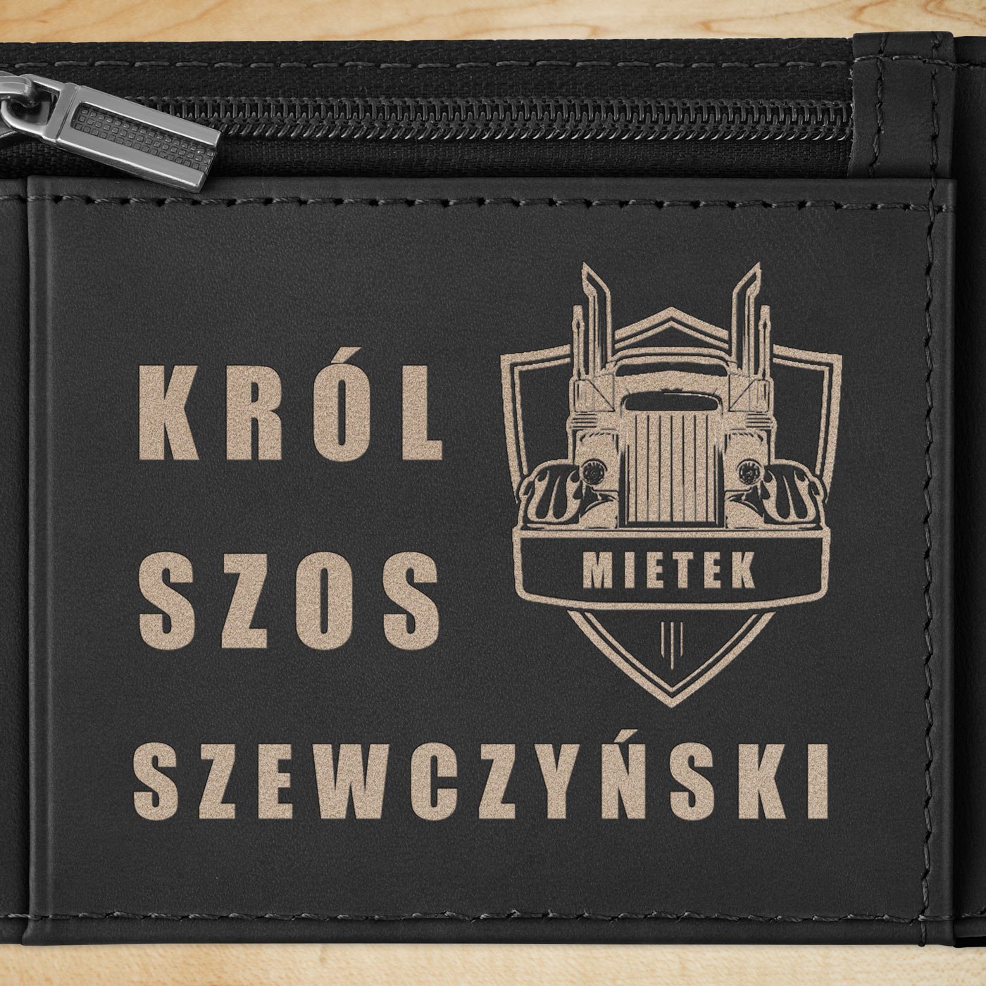 Smart portfel skórzany z grawerem w kolorze czarnym dla kierowcy fana motoryzacji - Karbonowy