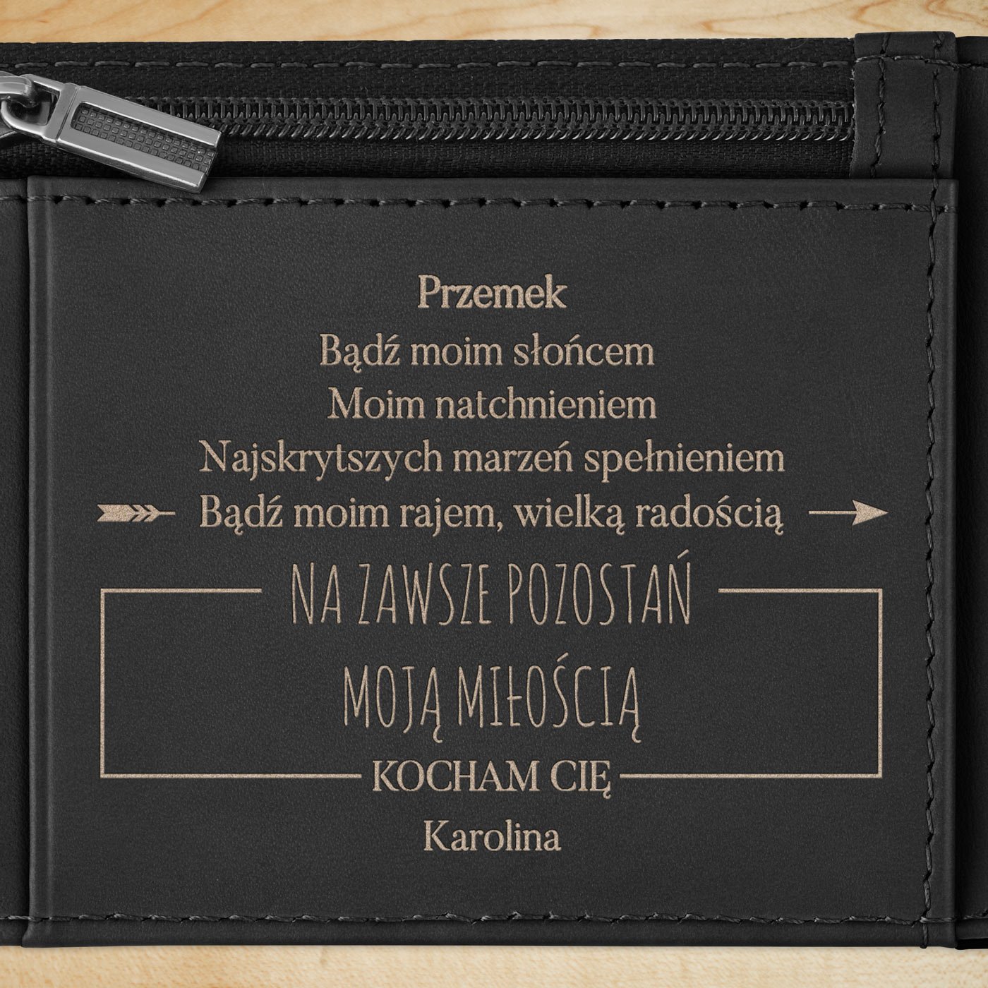 Smart portfel skórzany z grawerem w kolorze czarnym dla chłopaka narzeczonego męża - Karbonowy