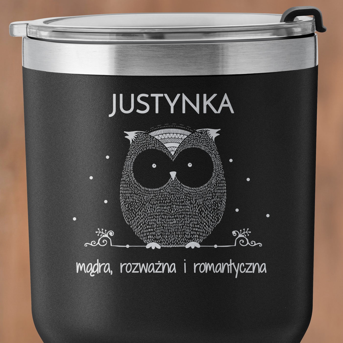 Czarny kubek termiczny z własnym grawerem dla niej na imieniny