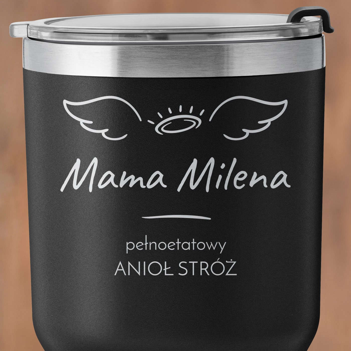 Czarny kubek termiczny z własnym grawerem dla mamy
