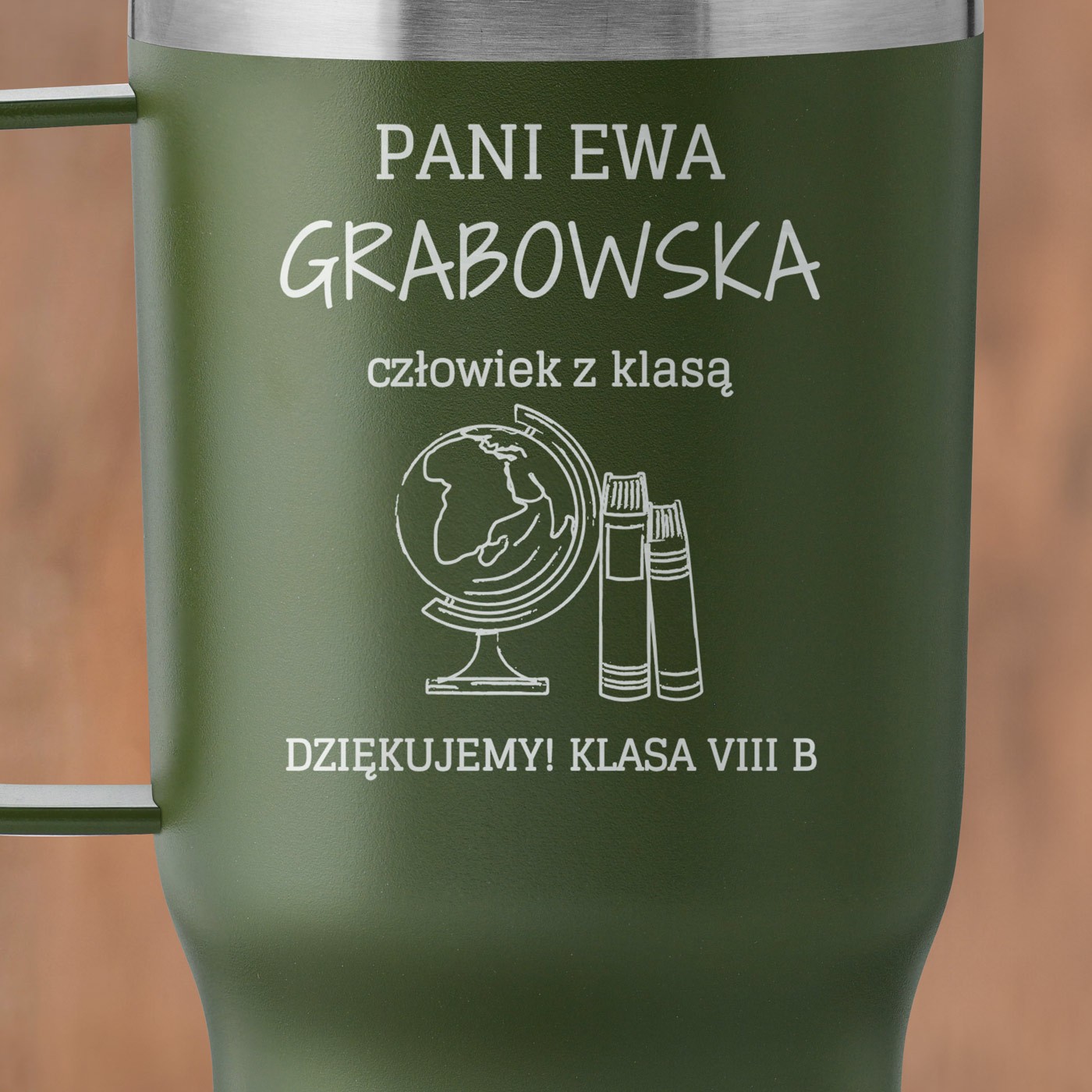 Zielony kubek termiczny z uchem i własnym grawerem dla wychowawcy nauczyciela na Dzień Nauczyciela