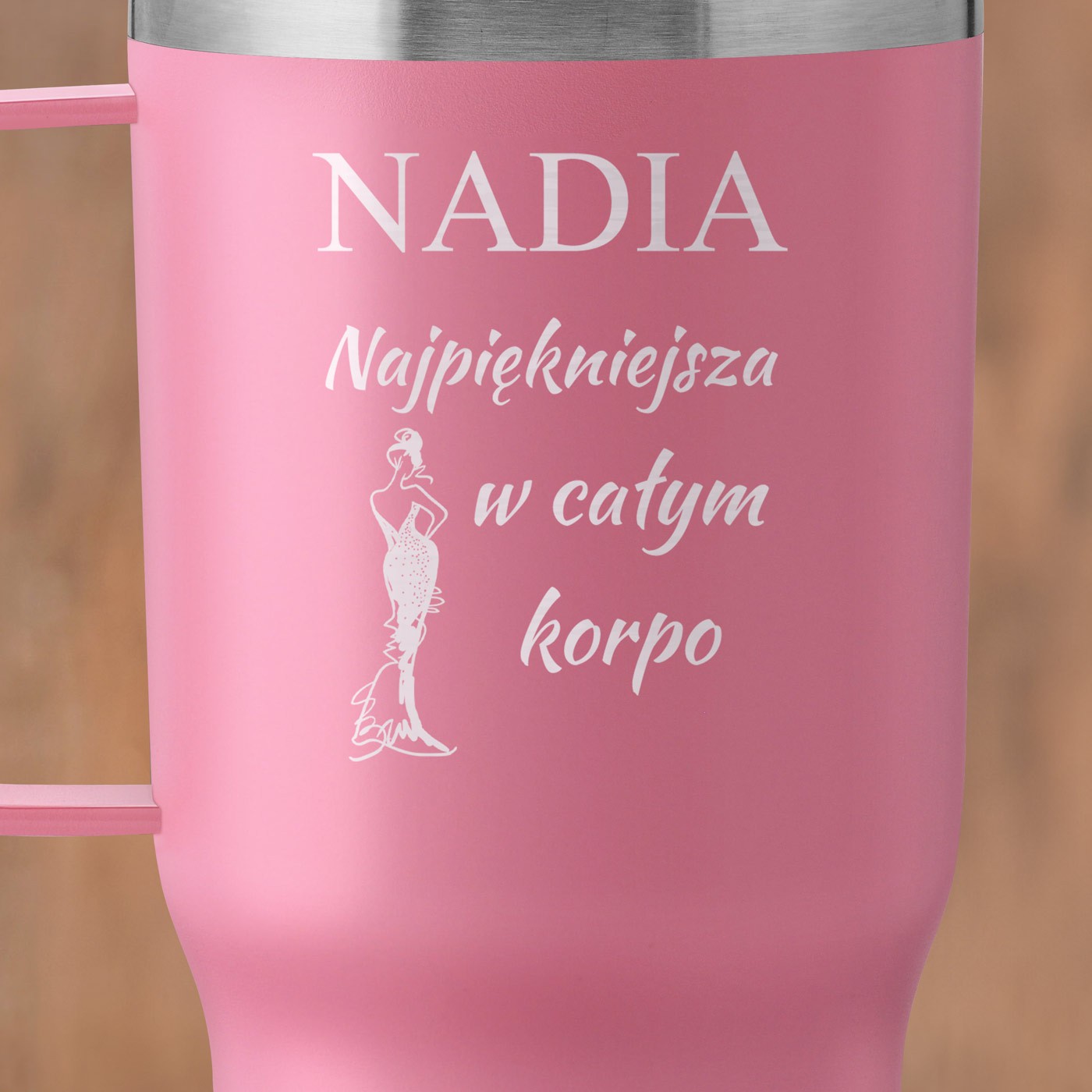 Różowy kubek termiczny z uchem i własnym grawerem dla niej na imieniny